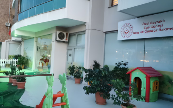 Özel Bayraklı Ege Güneşi Kreş ve Gündüz Bakım Evi
